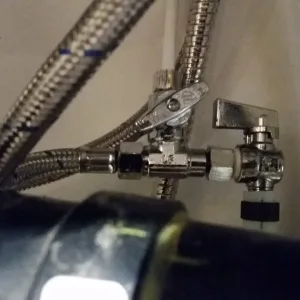 Adaptateur de ligne d'eau 3/8 x 3/8 x 1/4 – Image 3